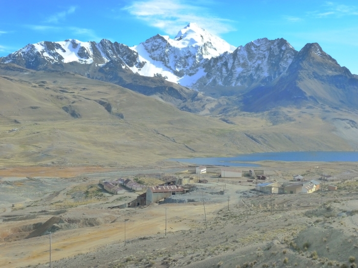 Bolivia: El desolado campamento minero (Bolivien: Das verfallene Bergbaulager von Milluni) - Foto: Víctor Montoya