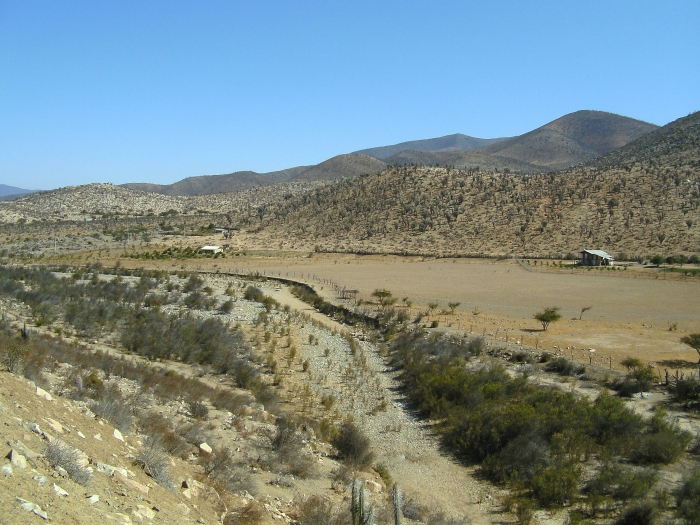 Chile: Ausgetrockneter Fluss in der Region Coquimbo, Foto: Quetzal-Redaktion, fc