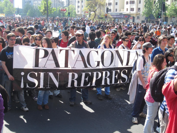 Chile: Proteste gegen das Staudammprojekt Hidroaysén - Foto: Quetzal-Redaktion, Christine Schnichels